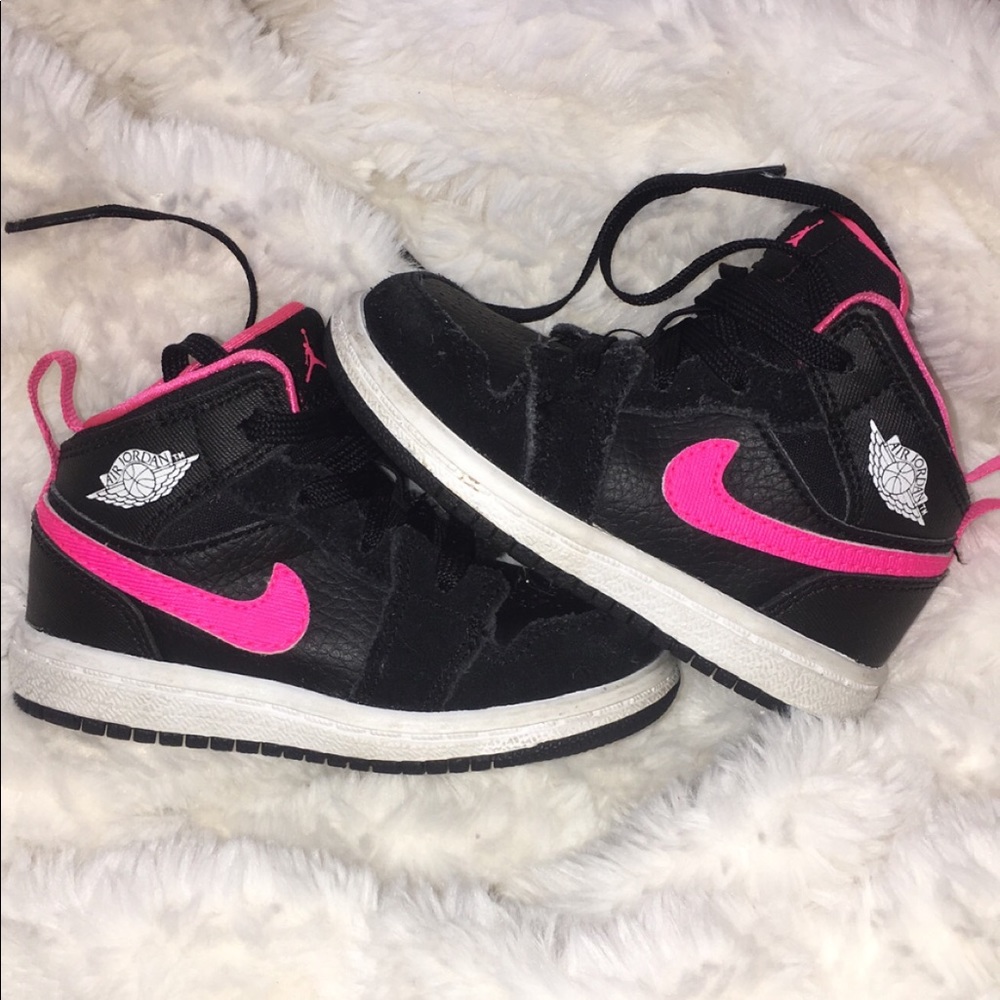 Pink & Black Nike Forces & Shorts 💓